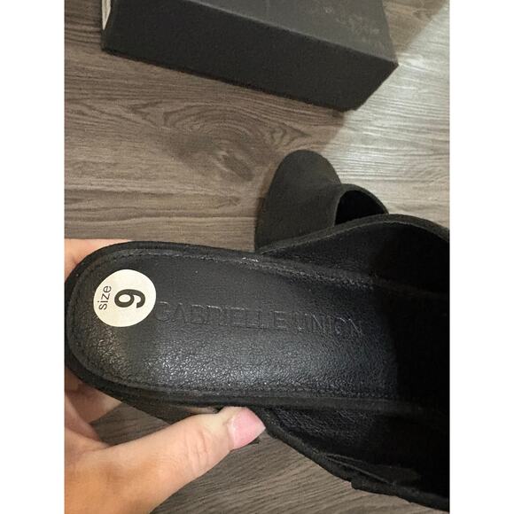 Gabrielle Union NIB Black Snake Print Mules - Picture 6 of 7